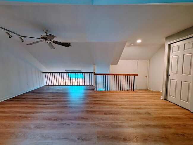 301 Riverdale Dr