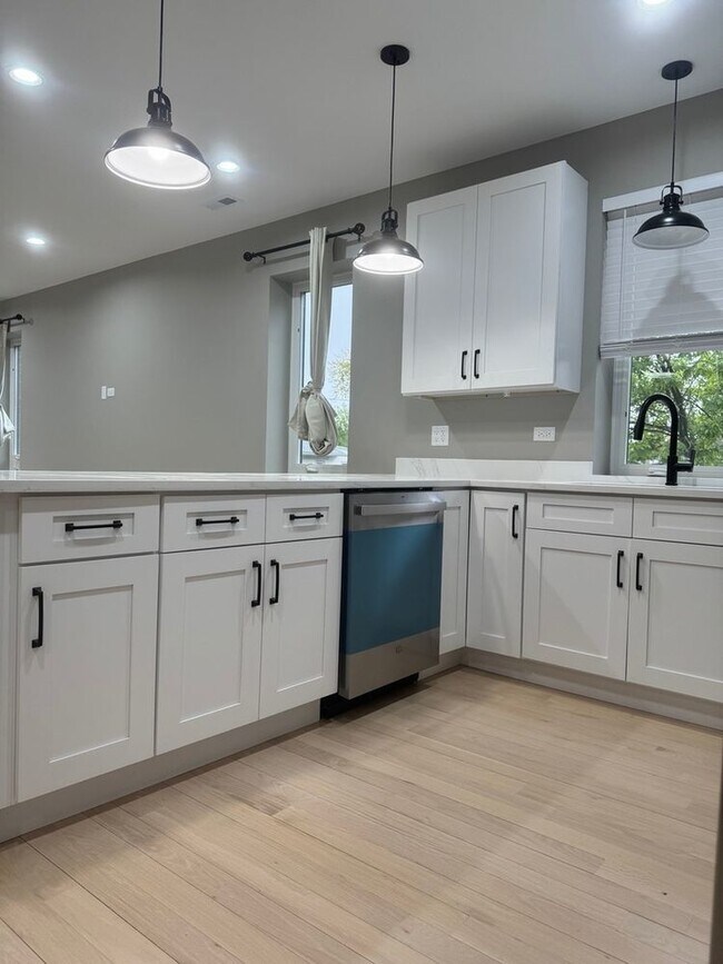 Photo - 7428 N Rogers Ave Unit 2E