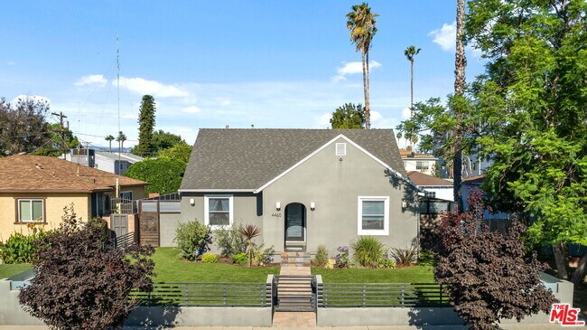 4460 Stansbury Ave