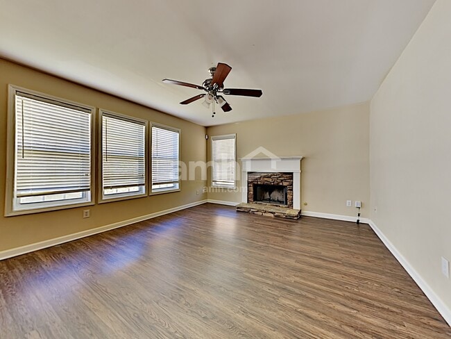 Photo - 356 Ridgestone Dr SW