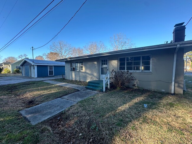 Photo - Affordable 2 Bedroom Home with Garage & Extra Space