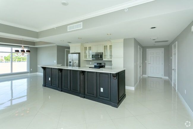 2BR,2BA_1,550 SF