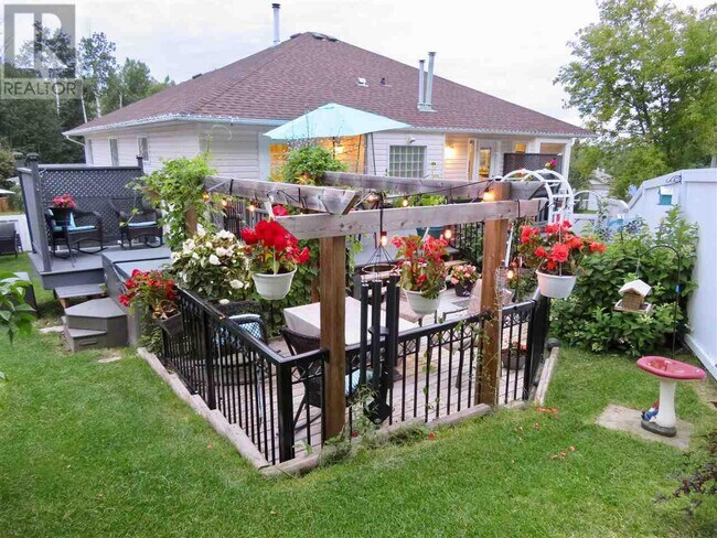 4224 Avison Pl
