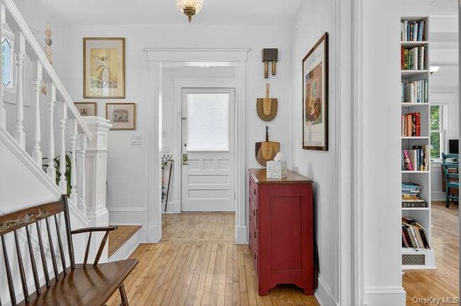 Photo - 25 Soundview Ave