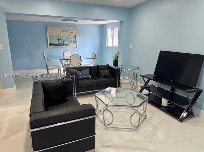 Photo - 530 NW 116th St