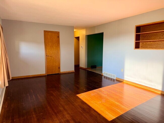 Photo - 2009 Portage Rd