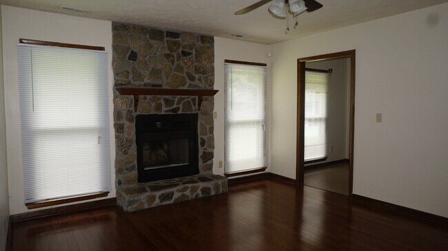 Photo - 7574 Beverly Dr