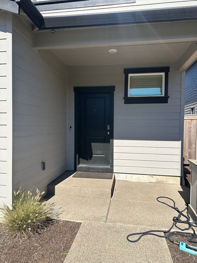 Photo - Pet friendly 4 bedroom 2.5 bath house!