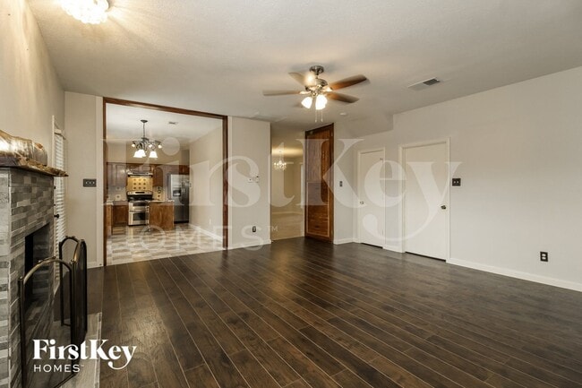 Photo - 1055 Waterview Dr