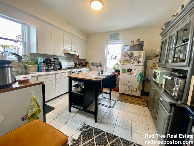 Photo - 1498 Centre St Unit 2