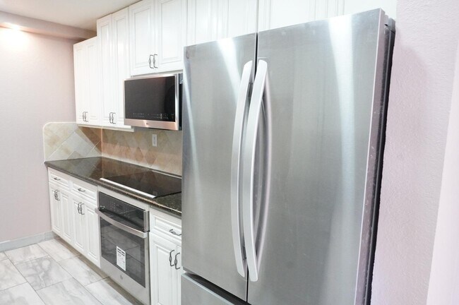 Photo - 10444 N 69th St Unit Apt 107