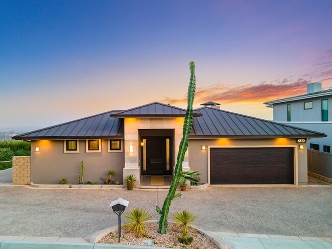 Building Photo - 5572 Rainier St