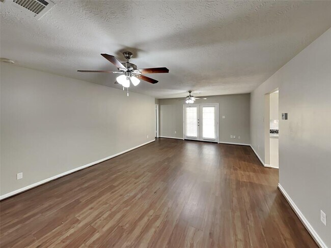 Photo - 28707 Binefield St