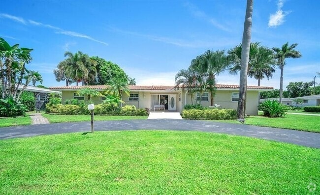 Building Photo - 215 Entrada Dr Rental