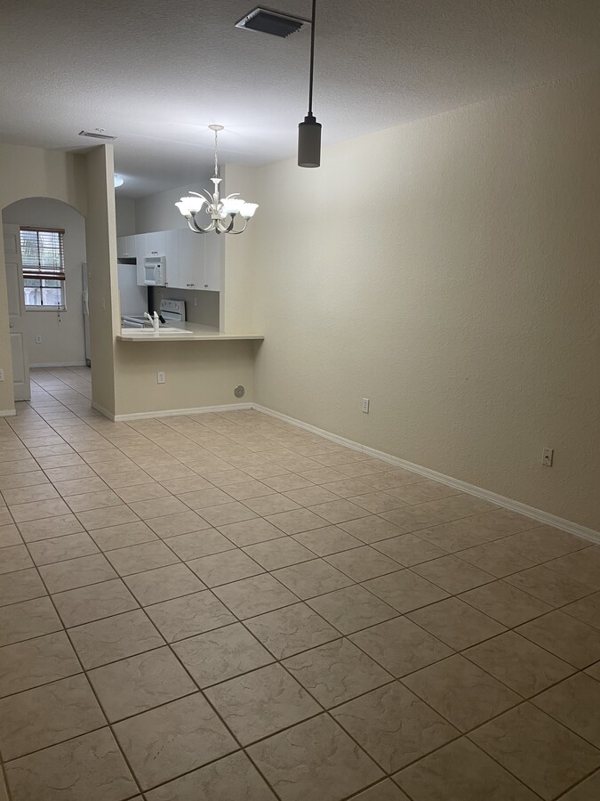 Photo - 5630 NW 114th Path Unidad 207 Rental