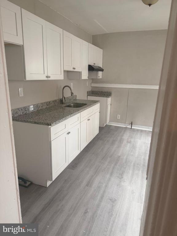 Photo - 518 Chain St