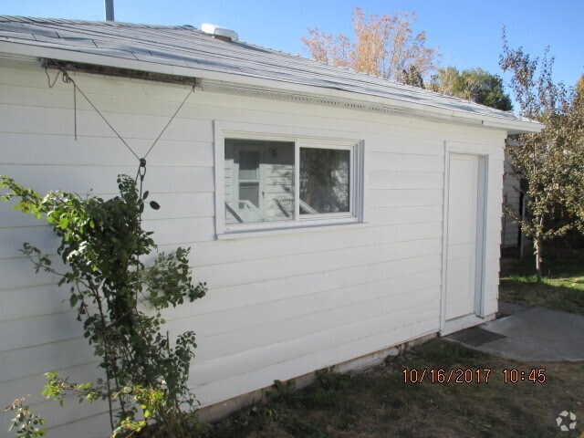 Building Photo - Bennett, Z -2044 &amp; 2046 Reclamation-PM... Unit 2046 Rental
