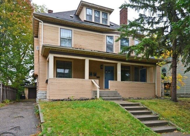 Building Photo - 2209 Aldrich Ave S Unit 1