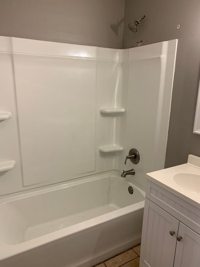 Building Photo - 1810 Fairlane- 2 Unit A