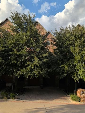 809 Rockingham Dr
