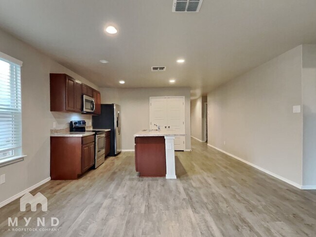 Photo - 3932 Asher Alley