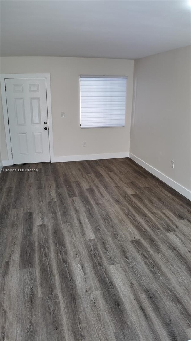 Photo - 5400 W 21st Ct Unidad 104