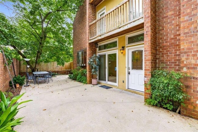 Photo - 654 Cleburne Terrace NE