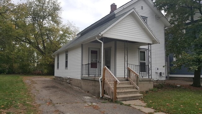 Photo - 506 N Sycamore St