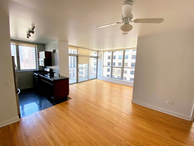 Photo - 600 N Dearborn St Unit 811