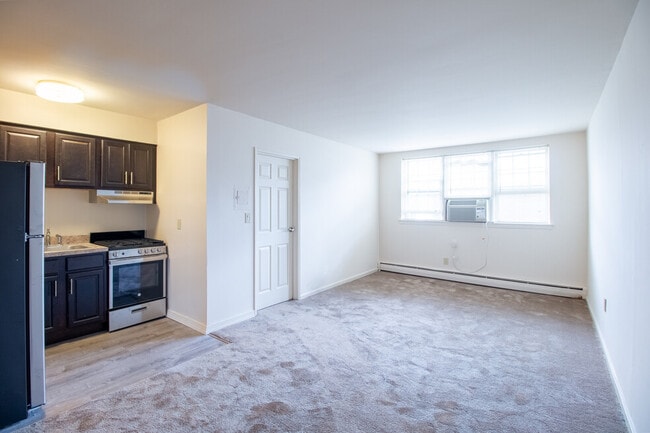 Photo - Stiles Manor