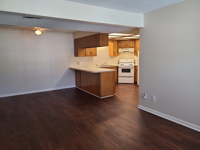 Randall Court Apartments