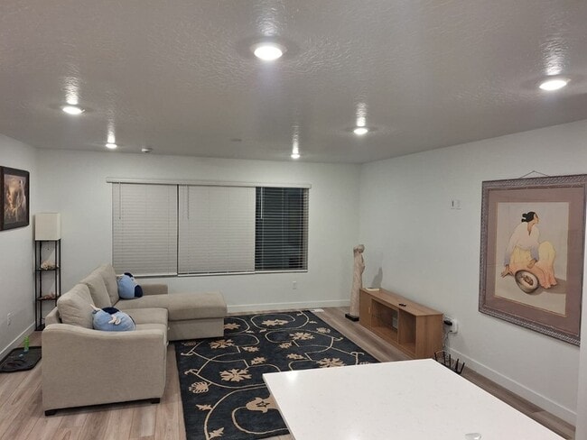 Photo - 2058 Sawmill Blvd