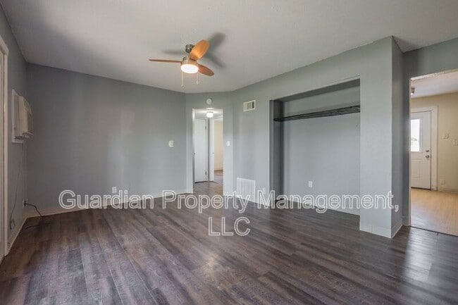 Photo - 525 W 8th St