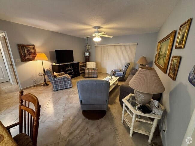 Building Photo - 701 Lori Dr Unit 204 Rental