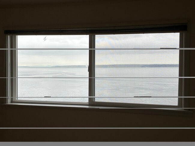 Photo - 7750 Yeomalt Pl NE