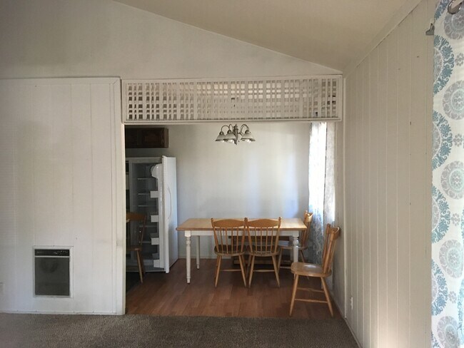 Photo - 477 Mono St Unit B upstairs