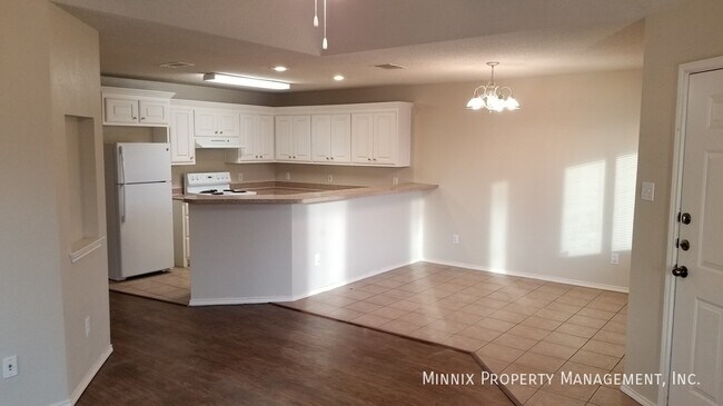 Photo - 3112 110th St