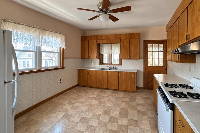 Photo - 1040 Broadway Unidad 2