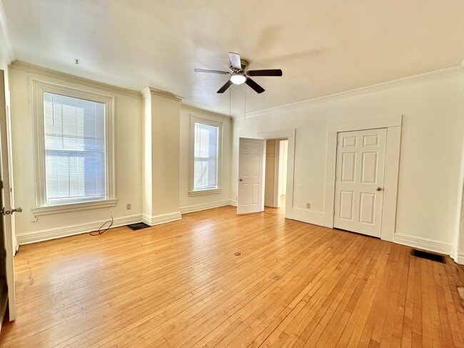 Photo - 255 S Jackson St Unidad 4