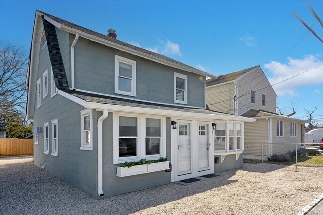 Building Photo - 5 Warren Ave