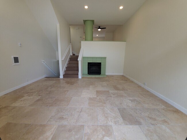 Photo - Spacious and remodeled 2 Bed 2.5 baths in ...
