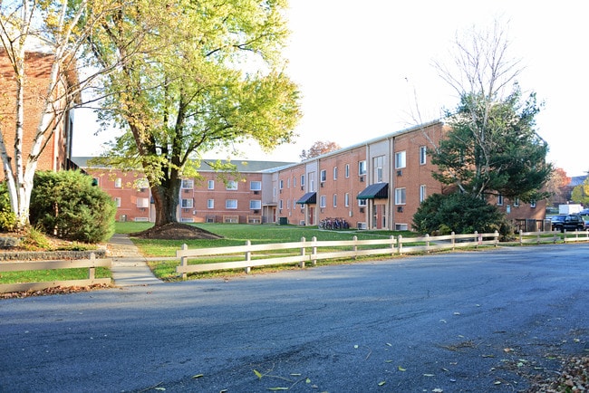 Sutton Court Apartments - Sutton Court Apartments