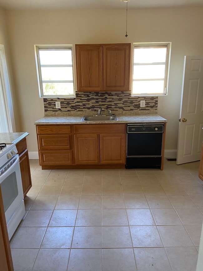 Photo - 508 Cording Ave
