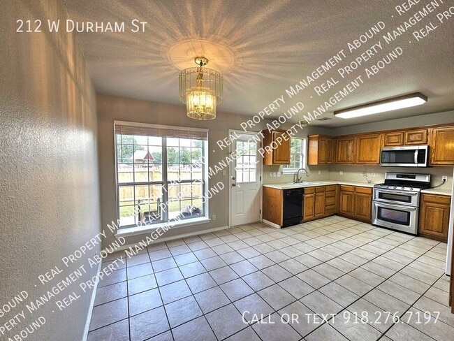 Photo - 212 W Durham St