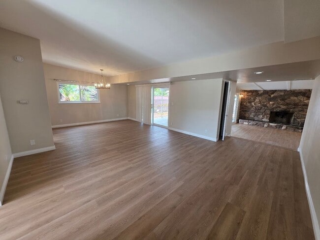 RENT READY SPACIOUS 2BD/2BA WITH GARGE, LA... - RENT READY SPACIOUS 2BD/2BA WITH GARGE, LA... Casa