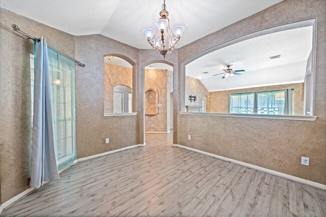 Building Photo - 12918 Stratford Mill Ln