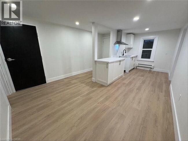 Photo - 803 King St Unité 10