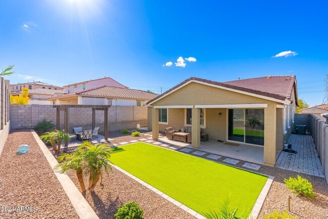 Photo - 10648 W Eucalyptus Rd