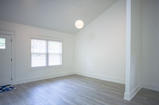 Photo - 113 Barclay Rd Unidad 113B Barclay