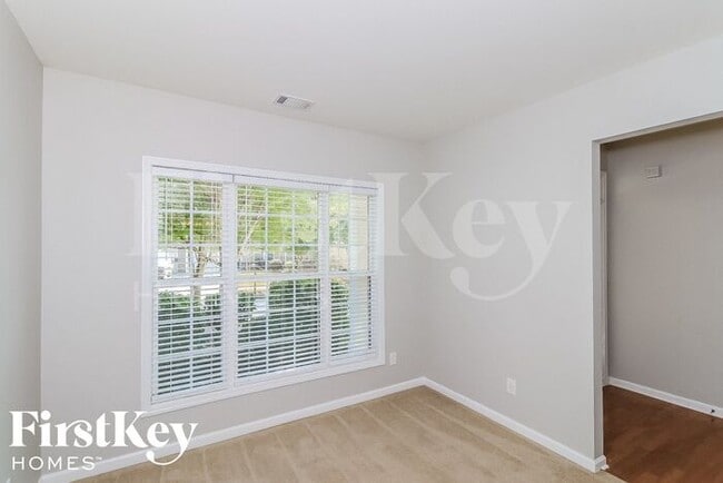 Photo - 1055 Westmoreland Ln NE